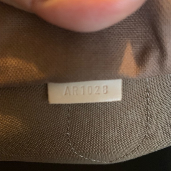 Louis Vuitton Montorgueil GM - Picture 5 of 8